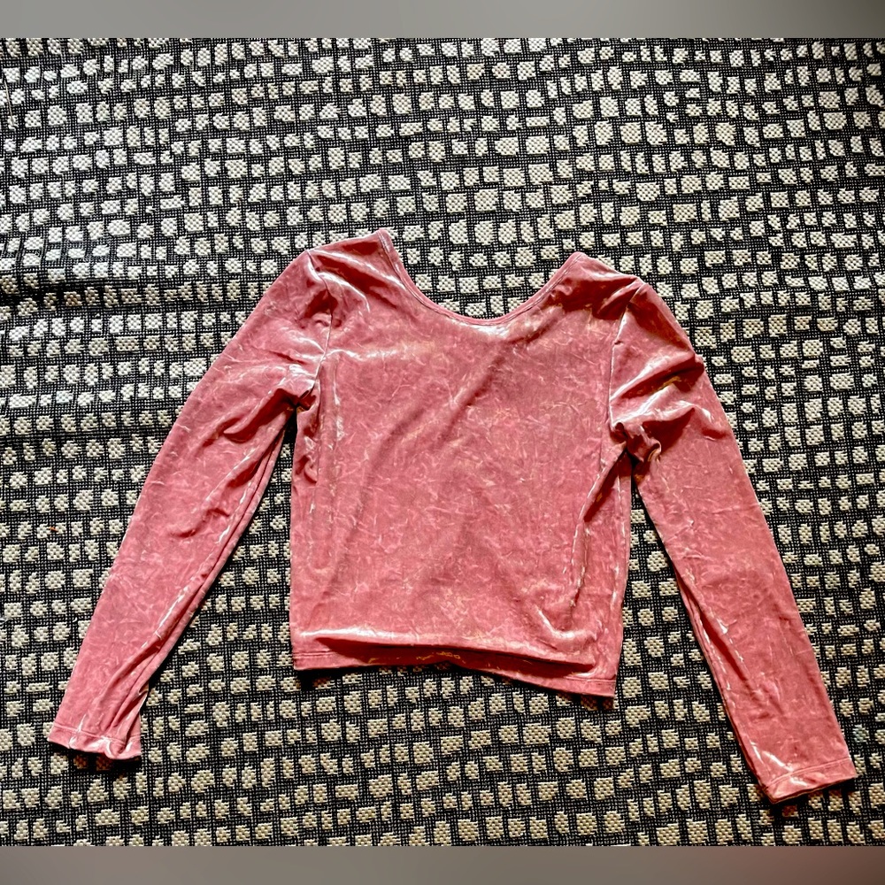 Gap pink velvet long sleeve crop top